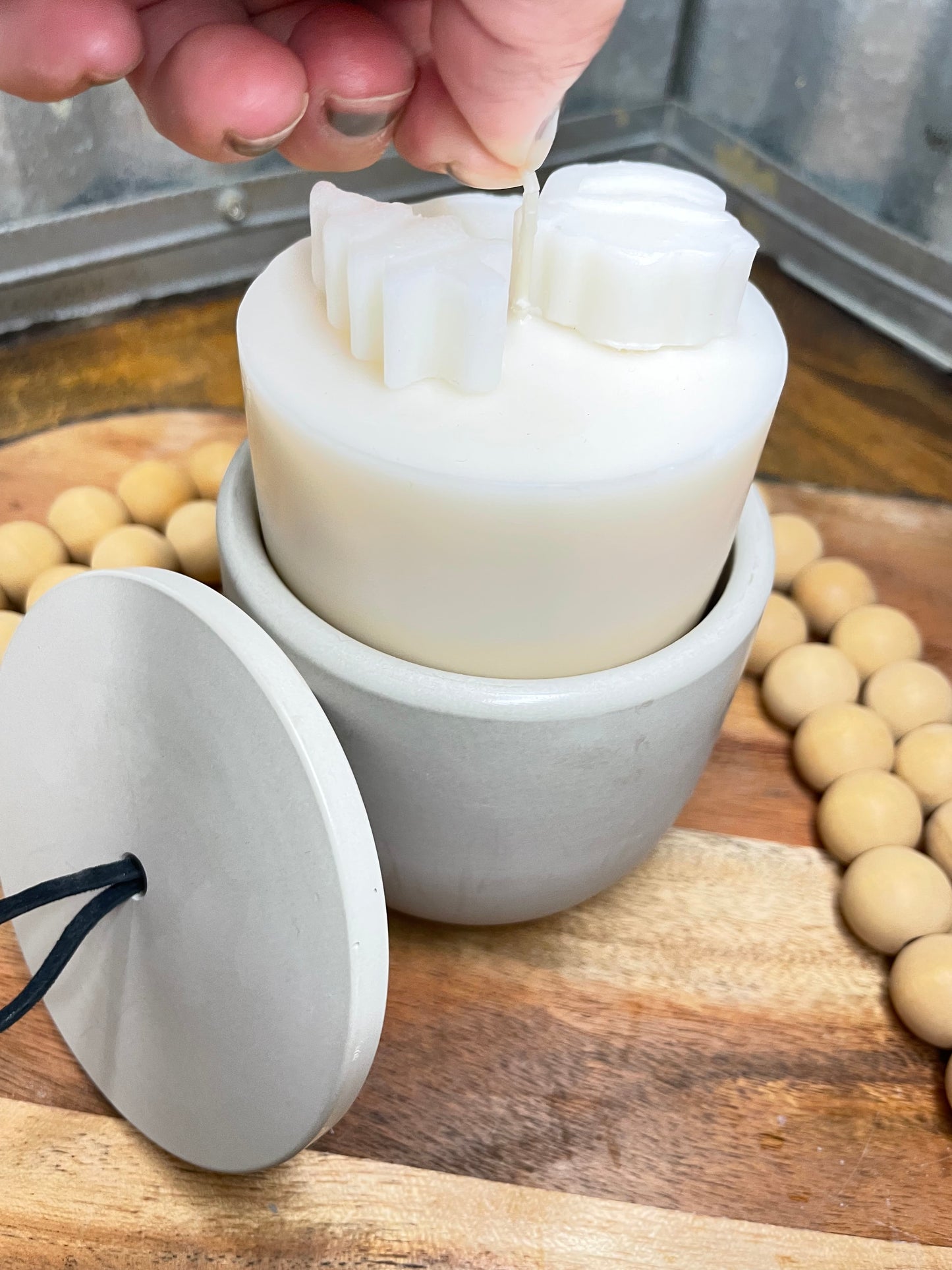 Round Concrete Candle With Lid